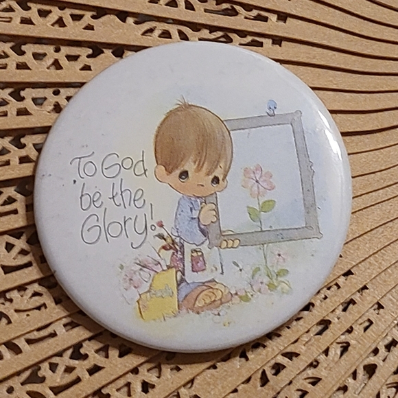 Cute Button with Inspirational Message To God Be Glory Precious moments - Picture 1 of 5
